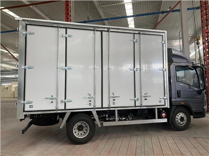 Панели от фибростъкло за каросерия на хладилен камион и кутия за ван